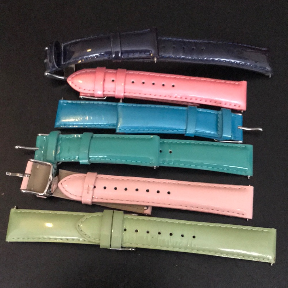 Six patent leather Michele band