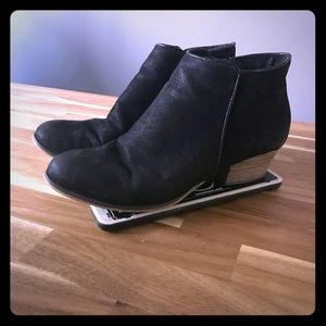 Chelsea Crew black Bootie