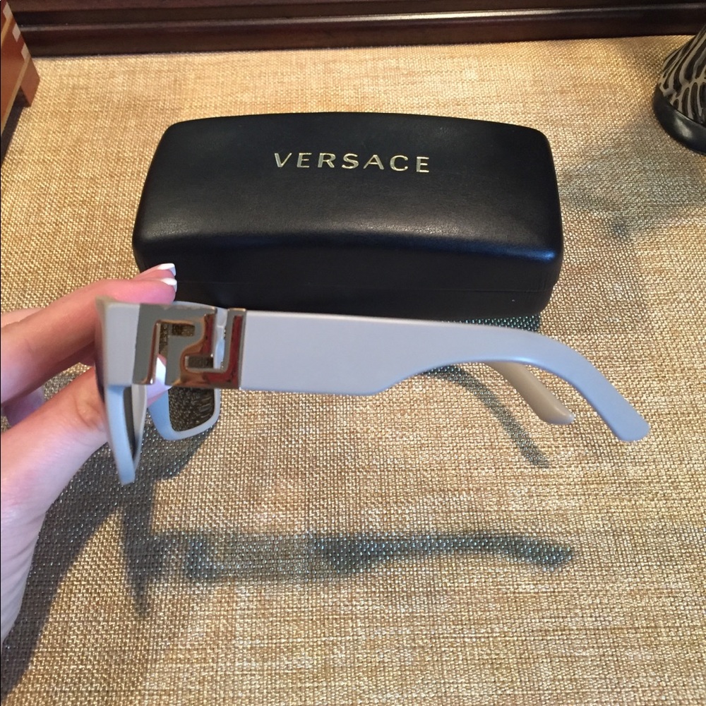 Authentic Versace gray& gold sunglasses with case - Picture 4 of 8