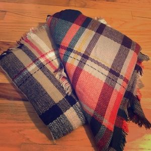 Blanket scarves!