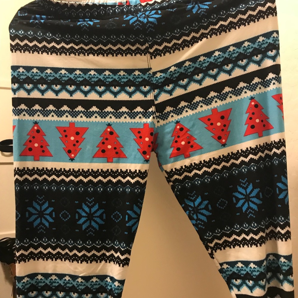 Agnes and Dora Christmas Leggings Size L 🎄🎄