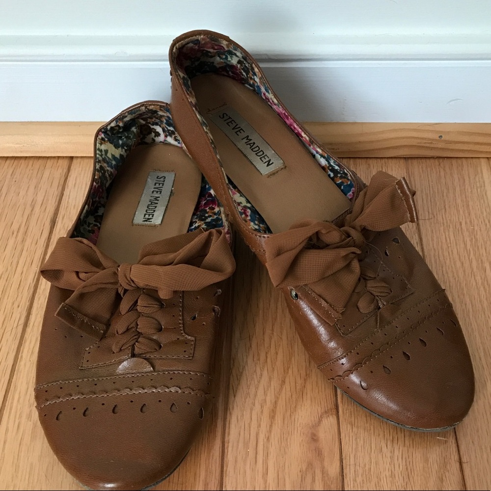 Steve Madden Scalloped flats