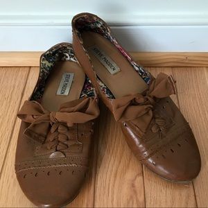 Steve Madden Scalloped flats