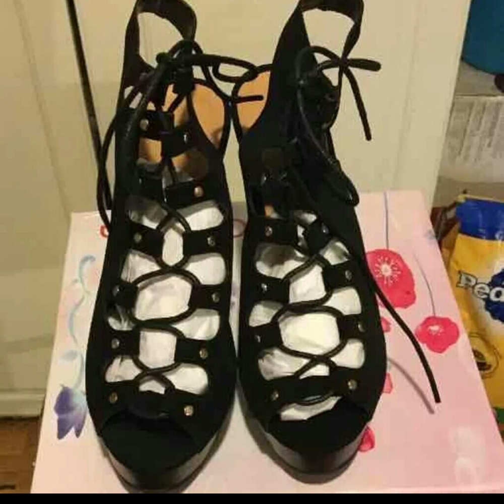 ❤ V-Day  Sale Modza Black suede Pumps❤