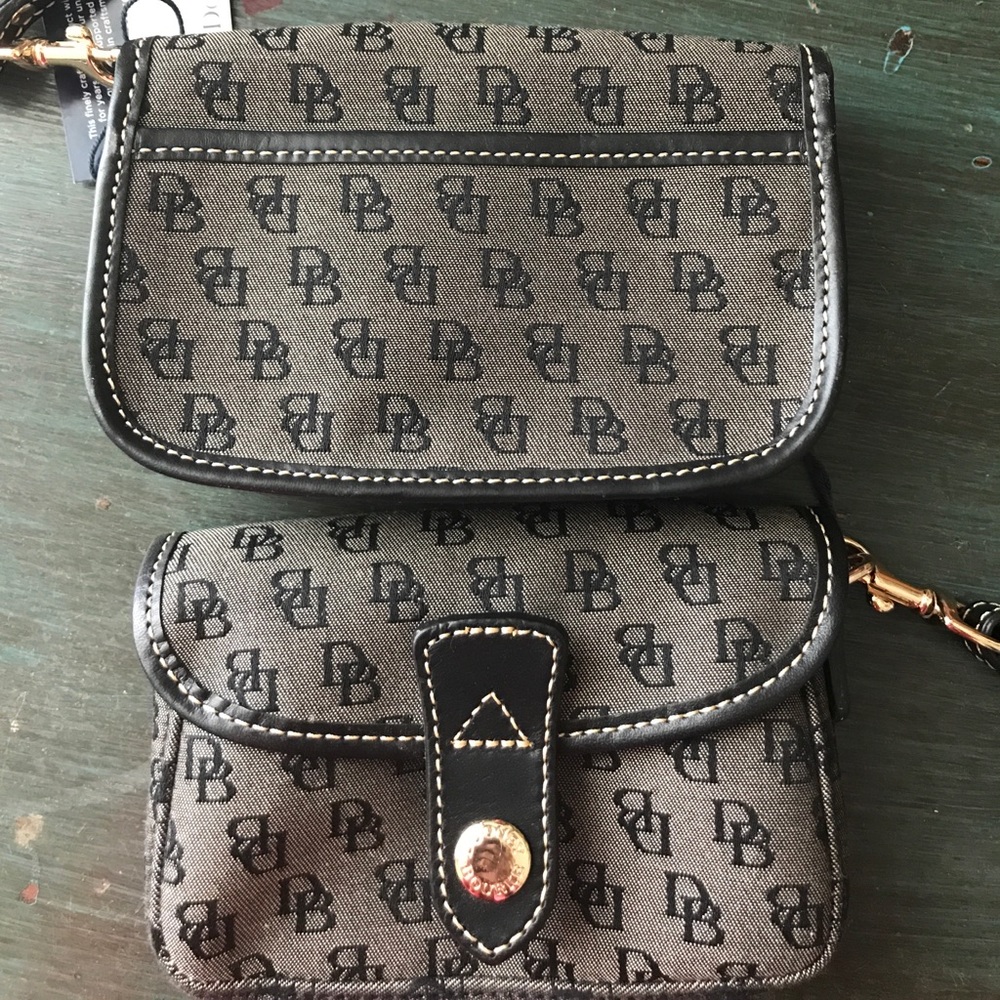 BOGO Dooney and Bourke Wristlets 🧡