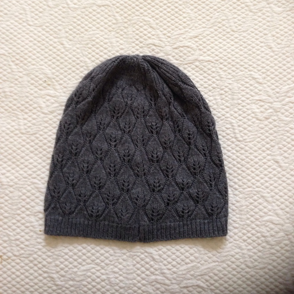 Cute grey beanie with cut out design
