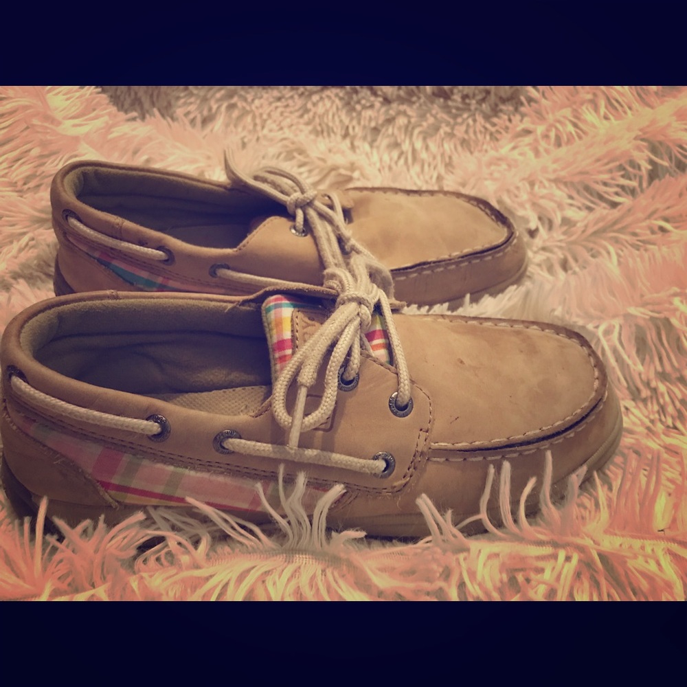 sperry top sider with plaid details