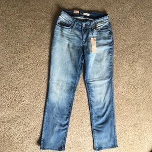 Levis curvy skinny leg jeans