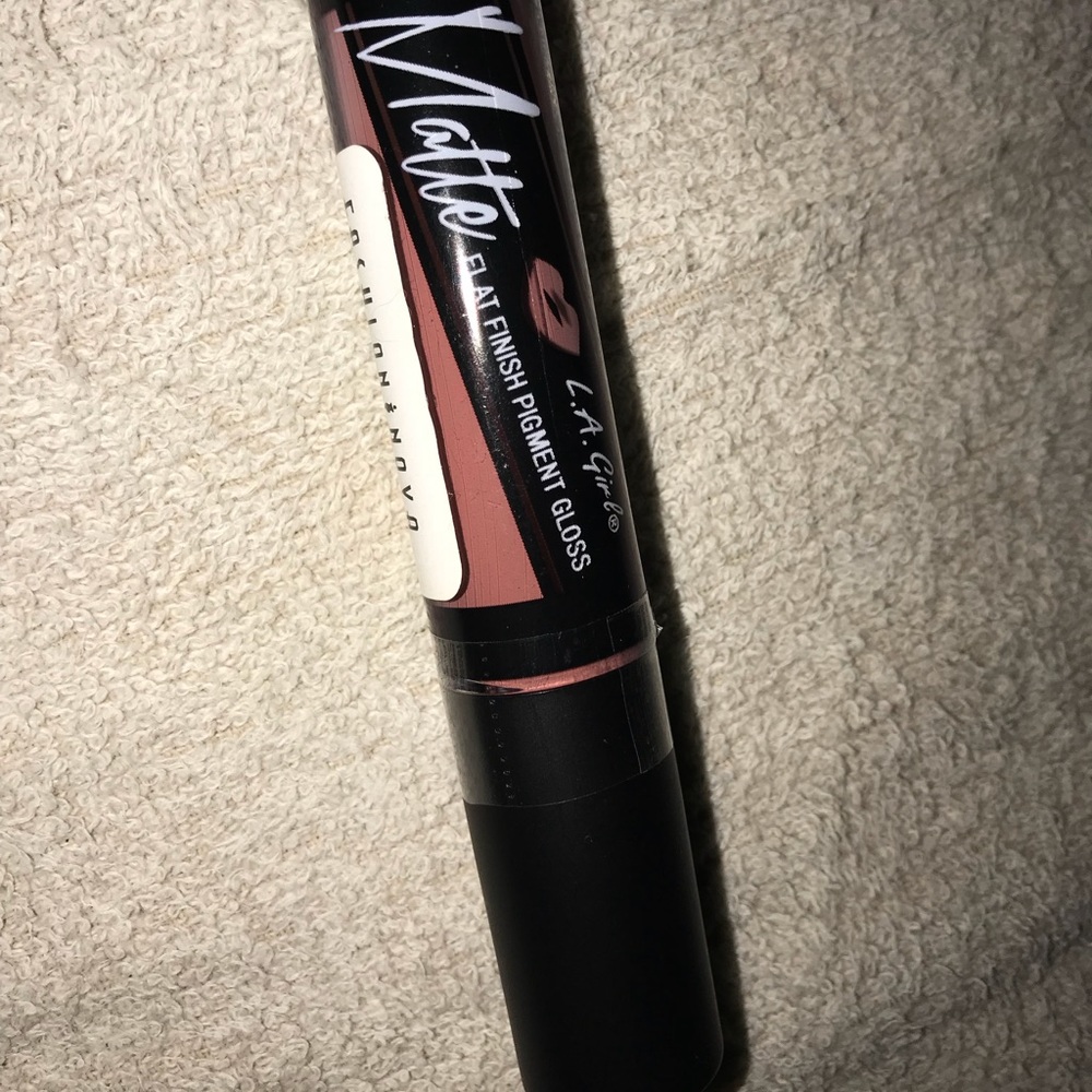 Lipstick Matte flat finish Brand new