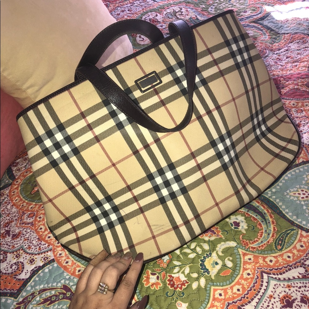 Burberry purse