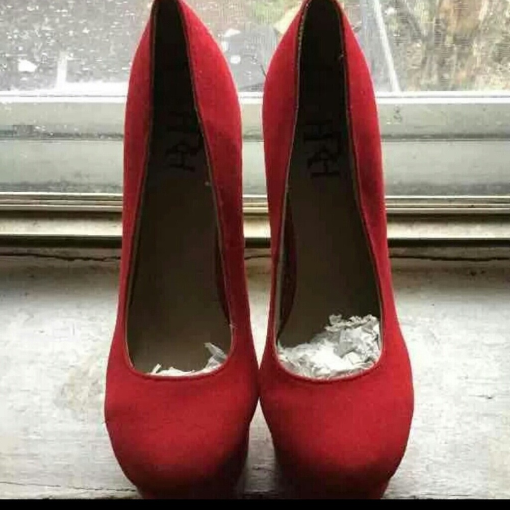 ❤ V-Day Sale FRH Red suede Pumps❤
