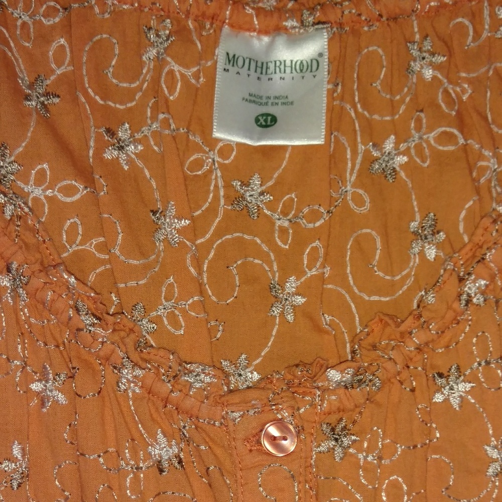 Maternity button down blouse - Picture 2 of 2