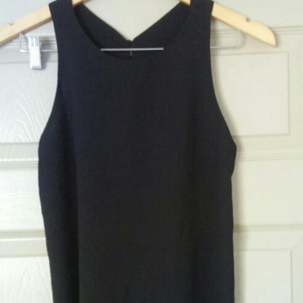 Black sleeveless top
