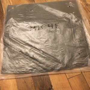 New Classic Miche Becky shell. Pkg not opened