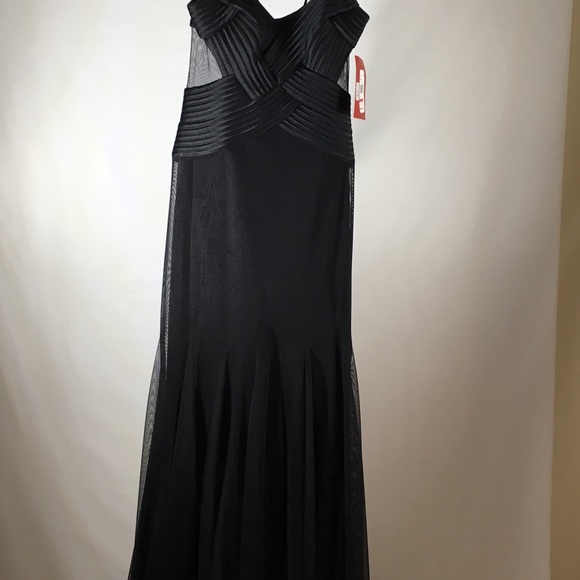 JSGown - Picture 7 of 7