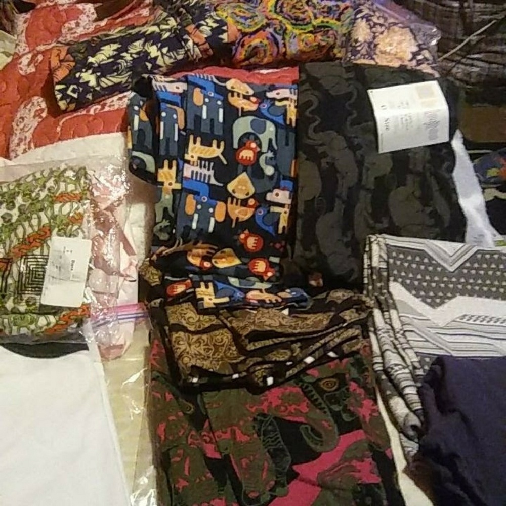 Lularoe leggings....os and tween MAINLY 🐘