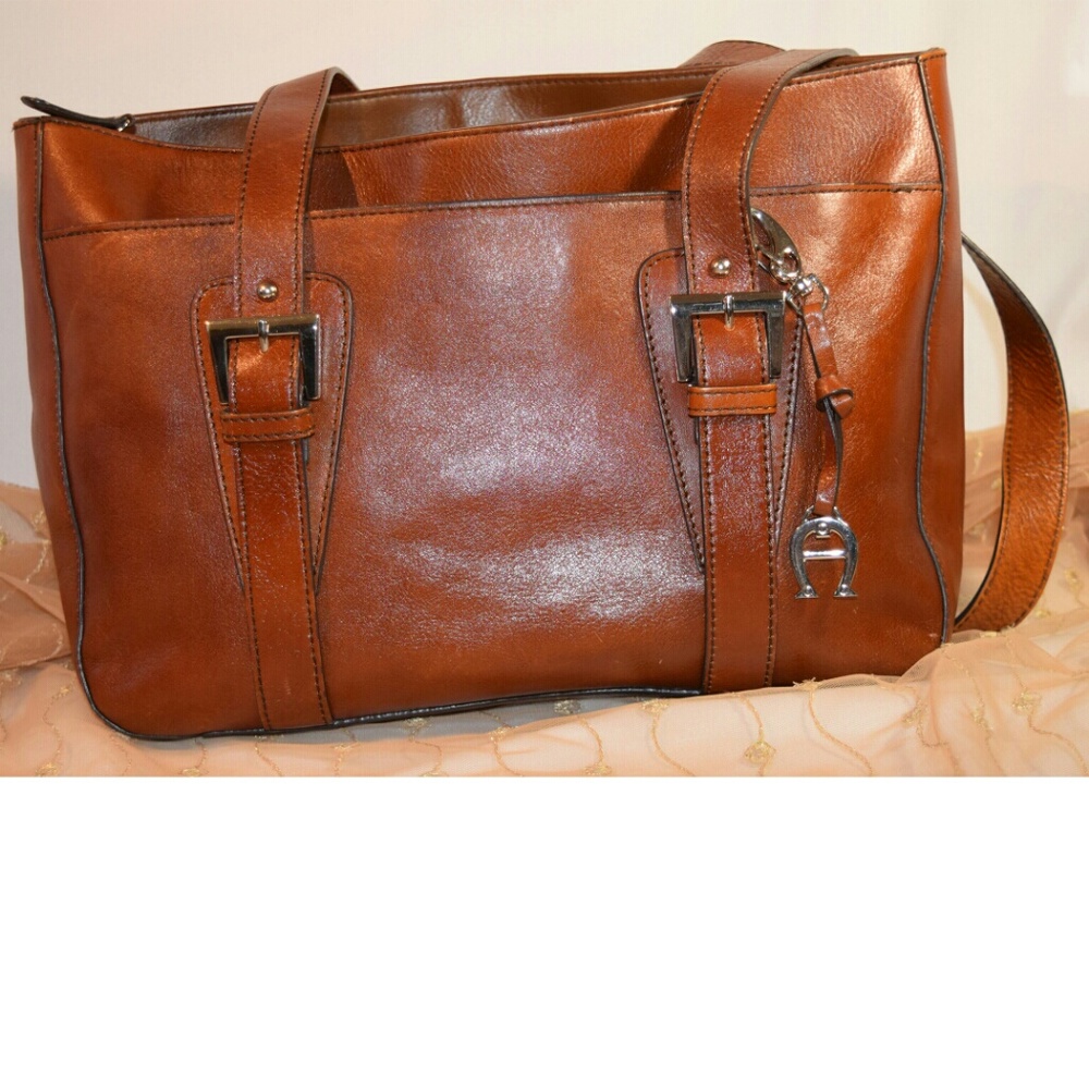 New vintage leather handbag