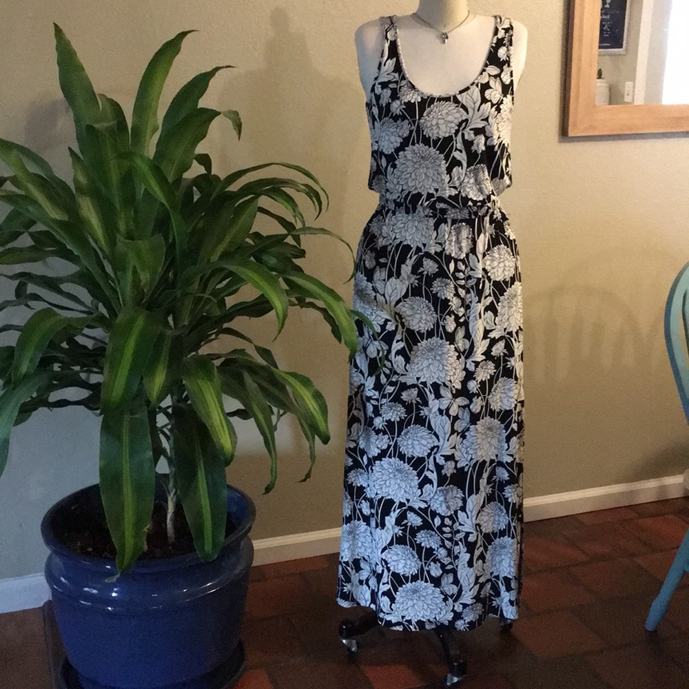 Tommy Bahama short sleeve long dress.