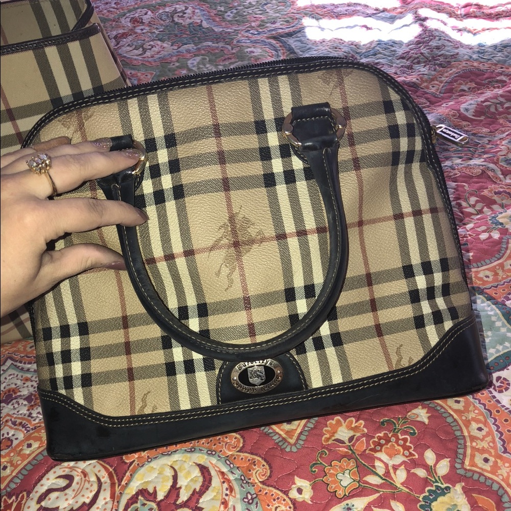 Burberry purse