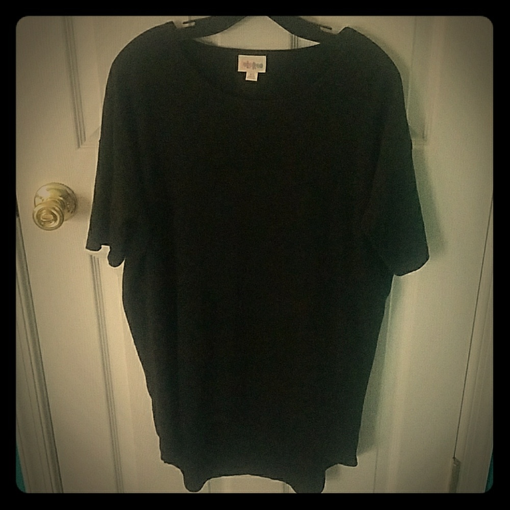 XS Lularoe Irma Black