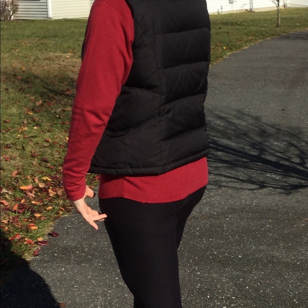 Black Tommy Hilfiger Puffer Vest. L Worn once. EUC - Picture 7 of 8