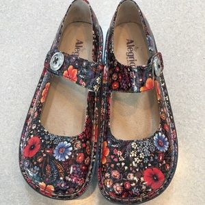 Algeria Floral Mary Janes