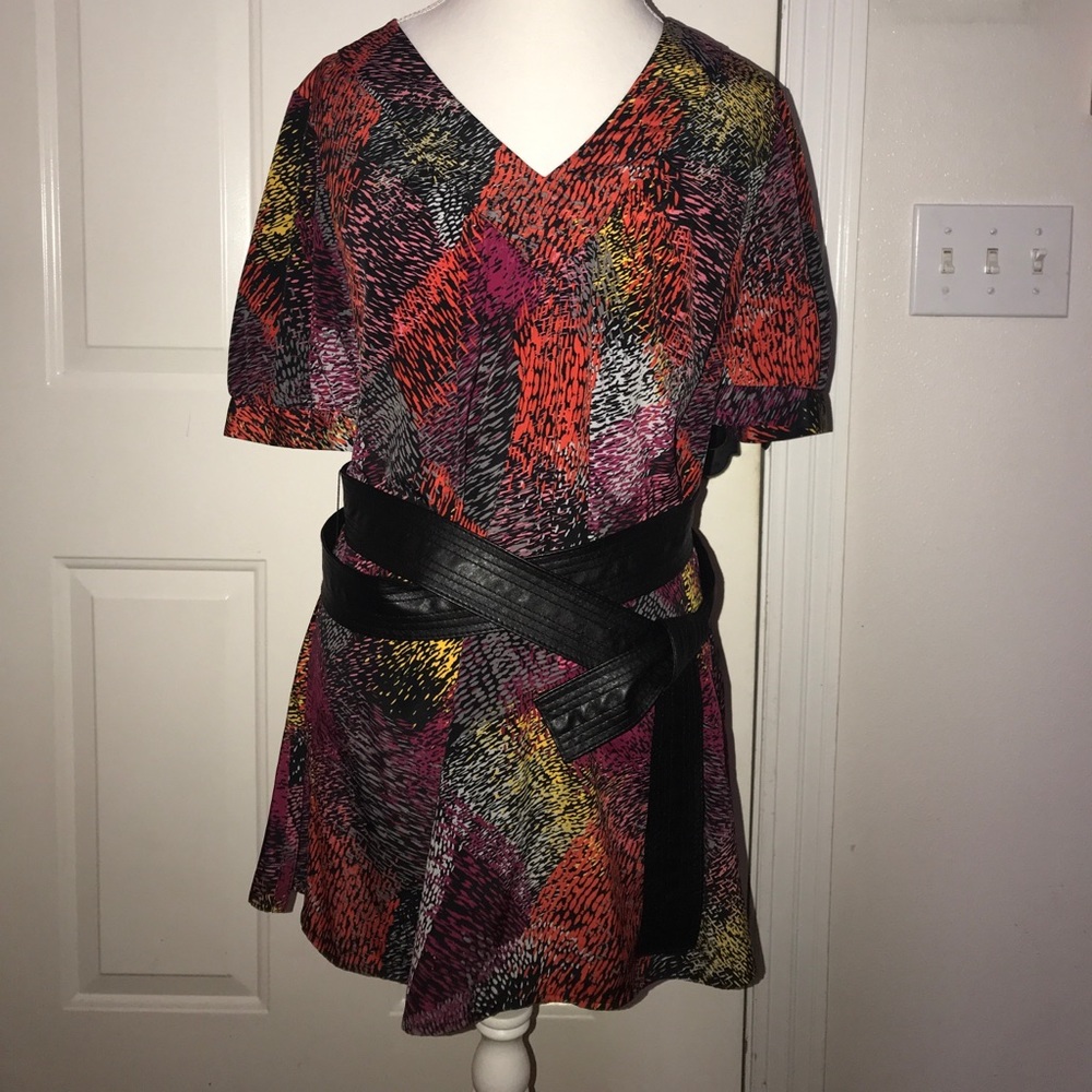 🌺Women’s Mix-It Top--Size Large—Very Nice🌺
