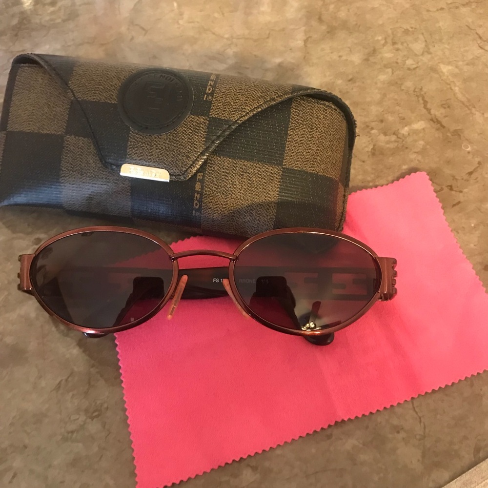 Vintage 100% Authentic Fendi sunglasses💕