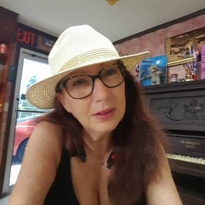 Meet your Posher, Basia