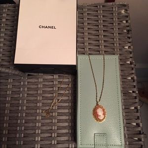 🛍🛍🛍Authentic 14k gold Cameo necklace