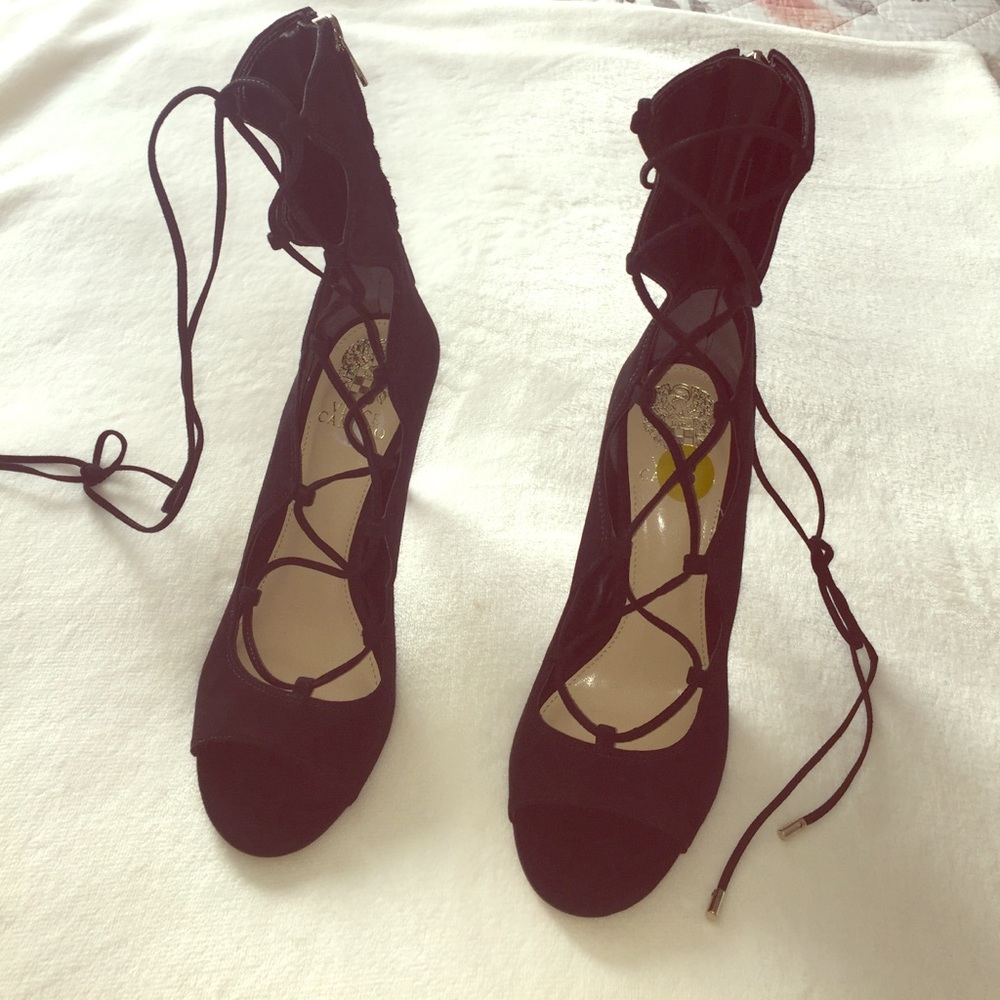New Vince camuto laced heels