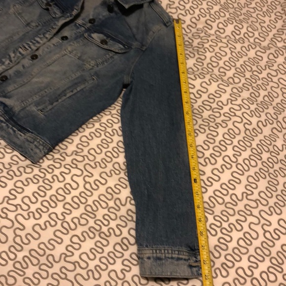 BDG Jean jacket. - Picture 6 of 7