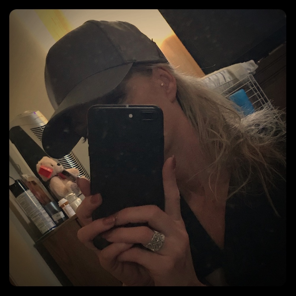 Leather gray adjustable Olive & Pique hat New