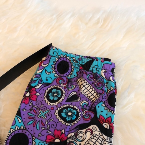 Kids Super Butter Soft Sugar Skulls Leggings NWT - Picture 4 of 4