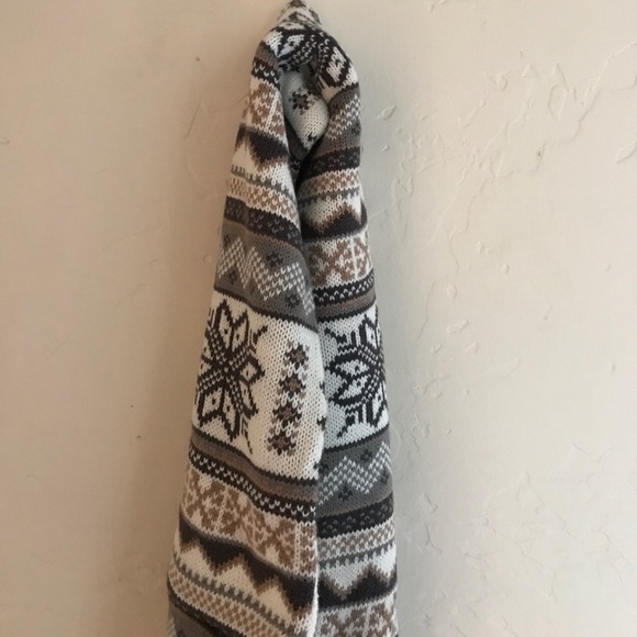 Patterned loop scarf - Picture 4 of 4