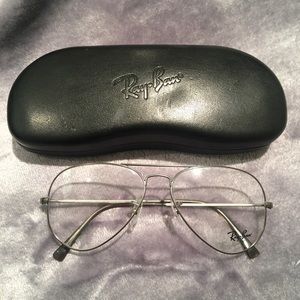 Ray•Ban Silver Aviator Optic glasses.