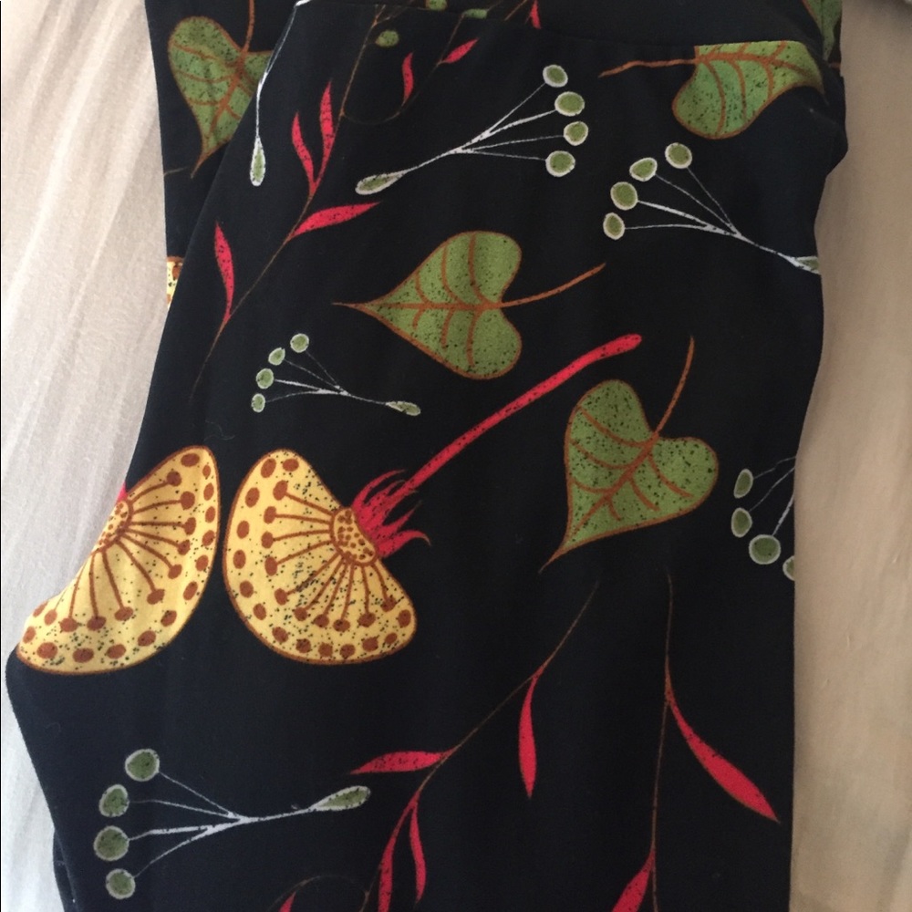 NWOT LulaRoe One Size Leggings