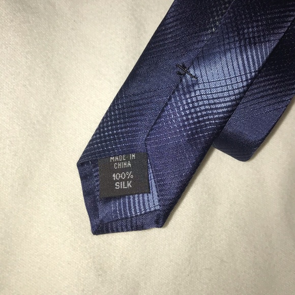 Calvin Klein - Picture 3 of 3