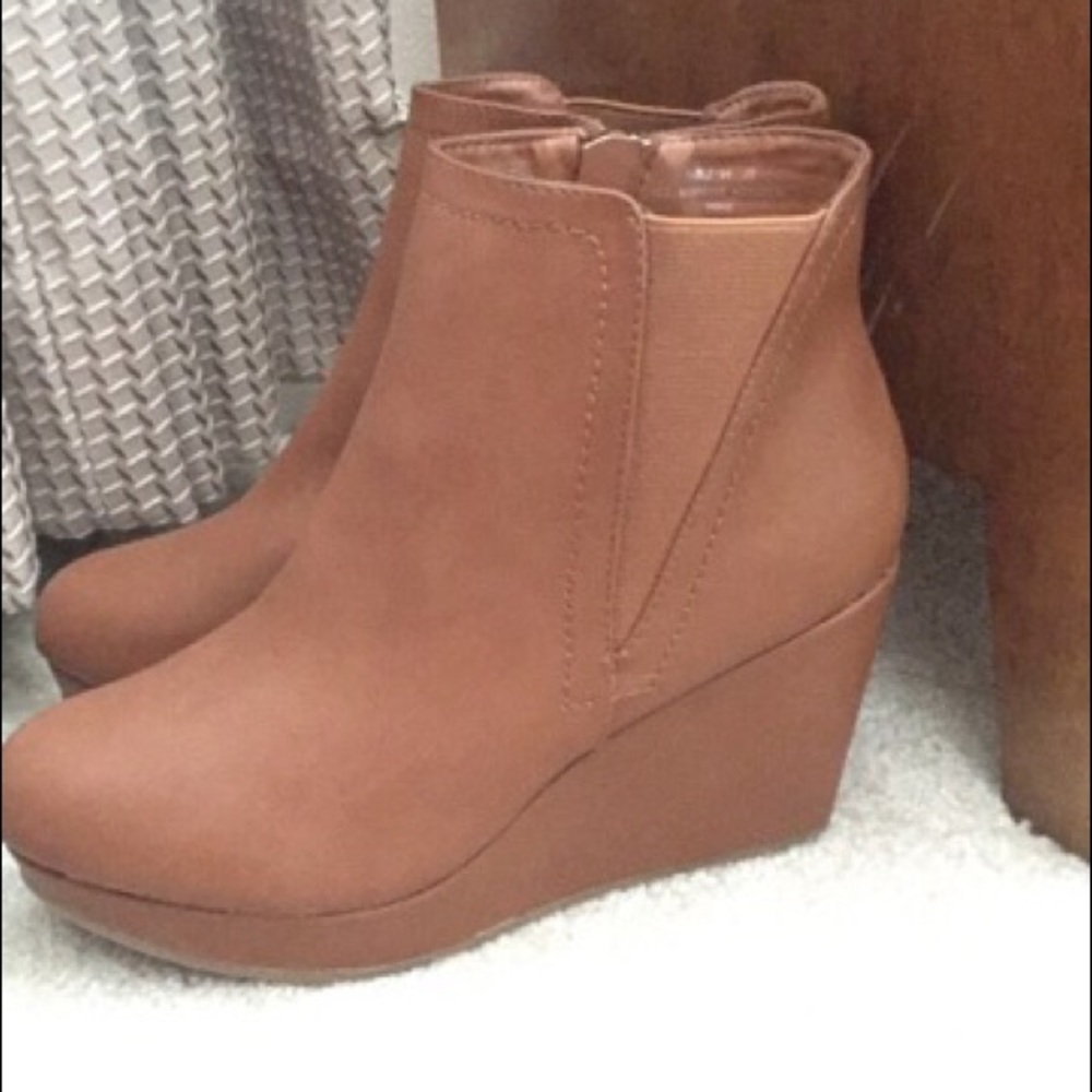 Bamboo brand leather bootie new in box
