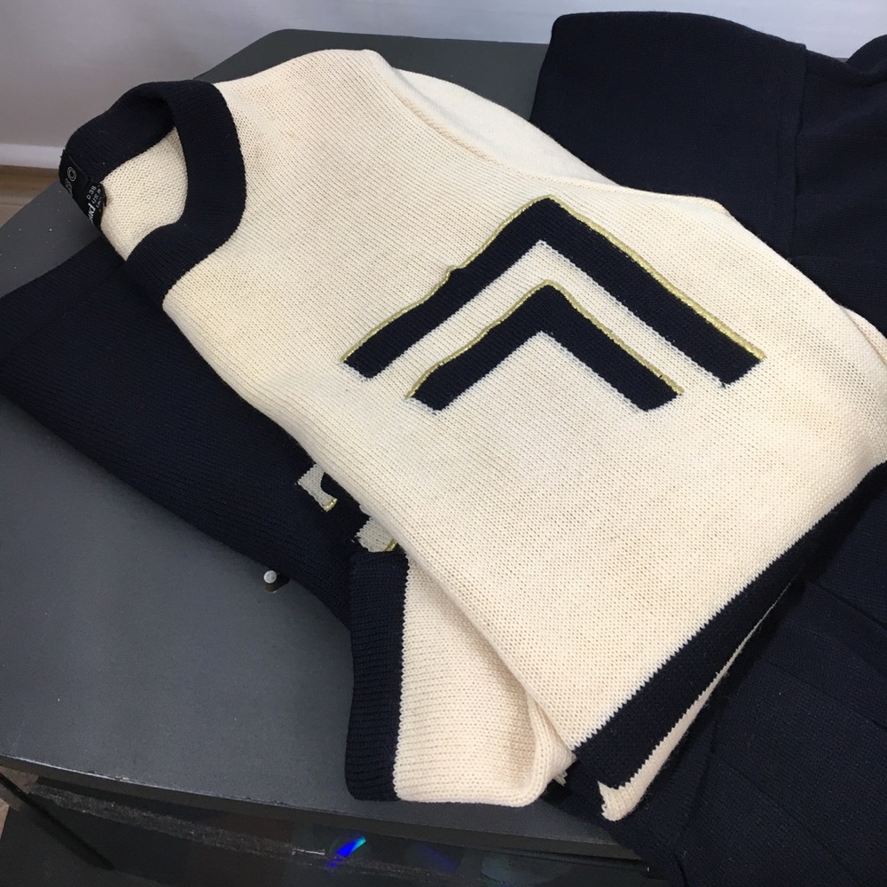 Louis Feraud Sweater suit