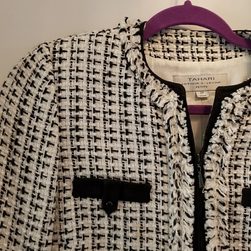 Tahari by Arthur S. Levine jacket. - Picture 2 of 3