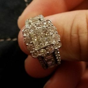 4karat ring 5,000- comes.with lifetime warranty