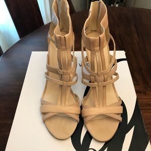 Women’s Nine West strappy nude sandal size 10