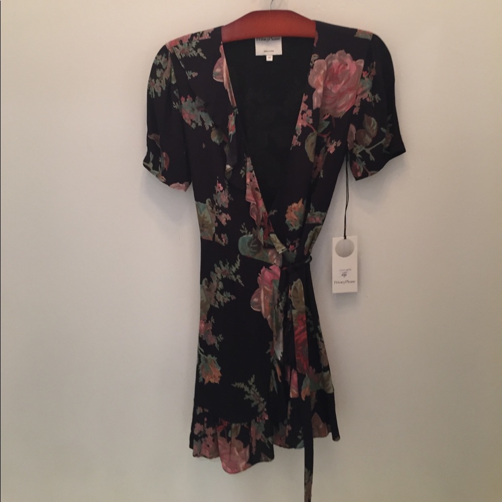 Floral short sleeve wrap dress