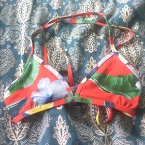 Jolyn Triangle Hawaiian top !!!