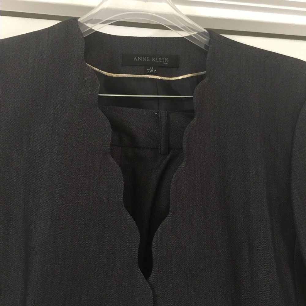 Anne Klein 2-piece suit