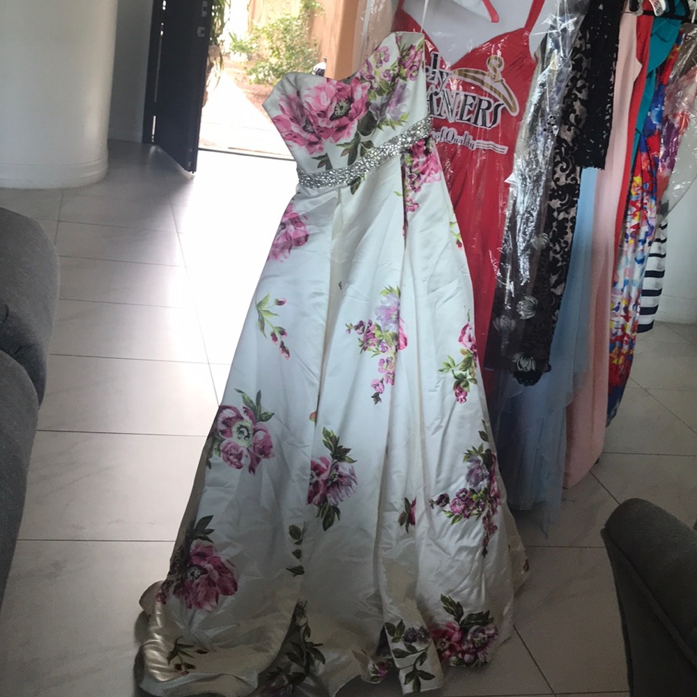 Gorgeous dress