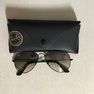 Black Ray-Ban aviators