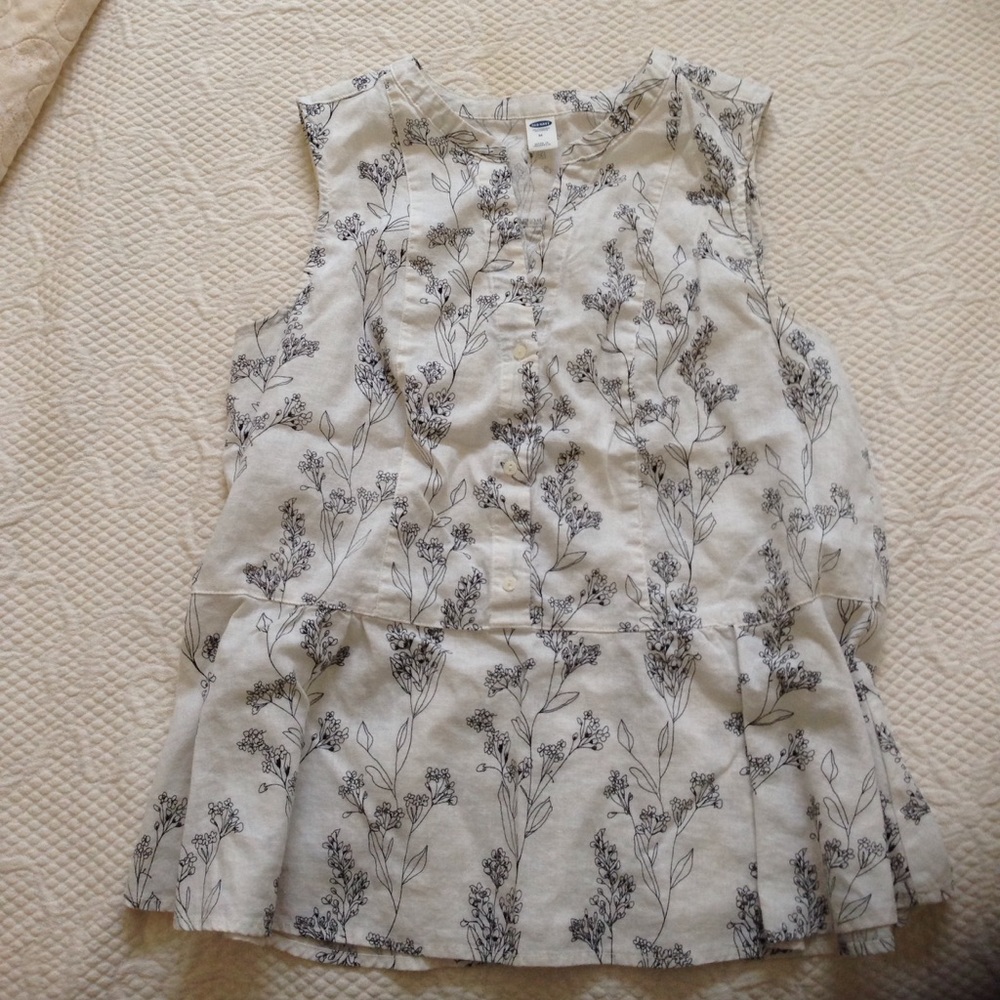 Black and white floral top