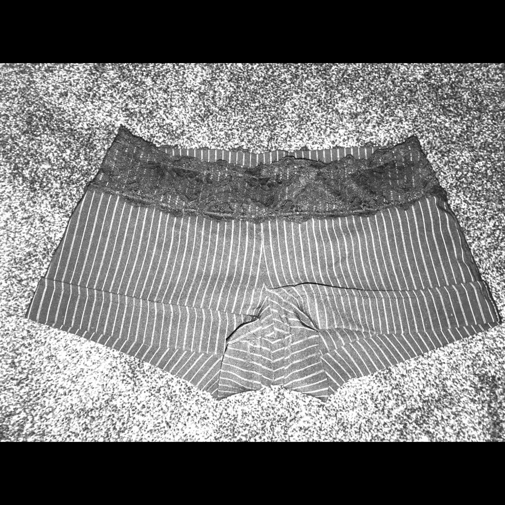 Black and white striped short-shorts